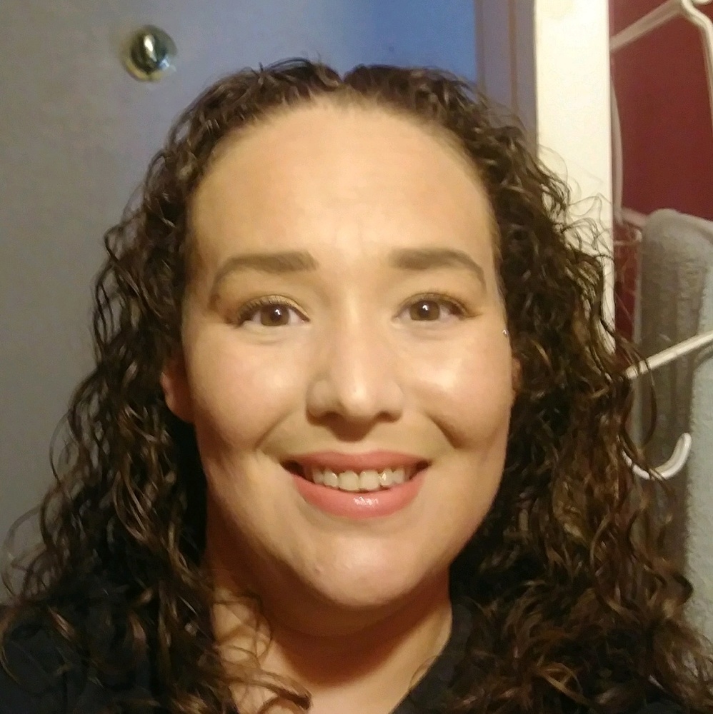 Meet your Posher, Larrissa